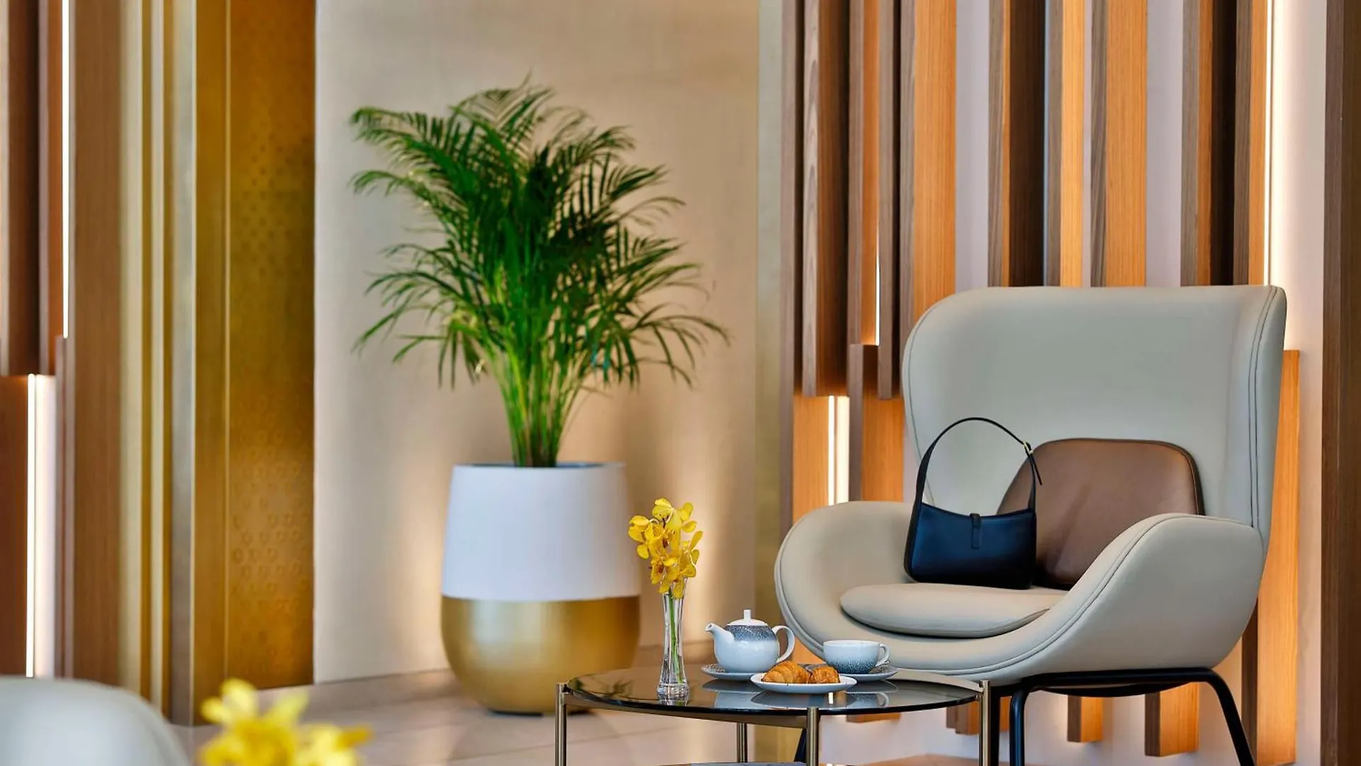 Tumbi West Palm Beach Hotel Dubai,Tapestry Collection Hilton 4*, Dubai