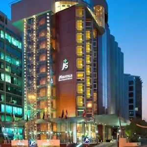 rihab-rotana-hotel.sharjah-hotels.com/