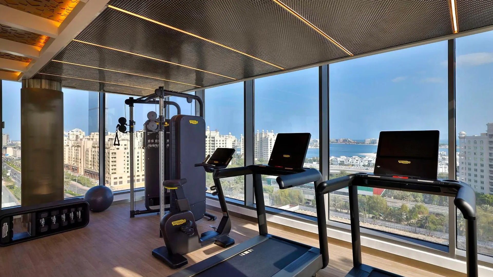 Tumbi West Palm Beach Hotel Dubai,Tapestry Collection Hilton  迪拜
