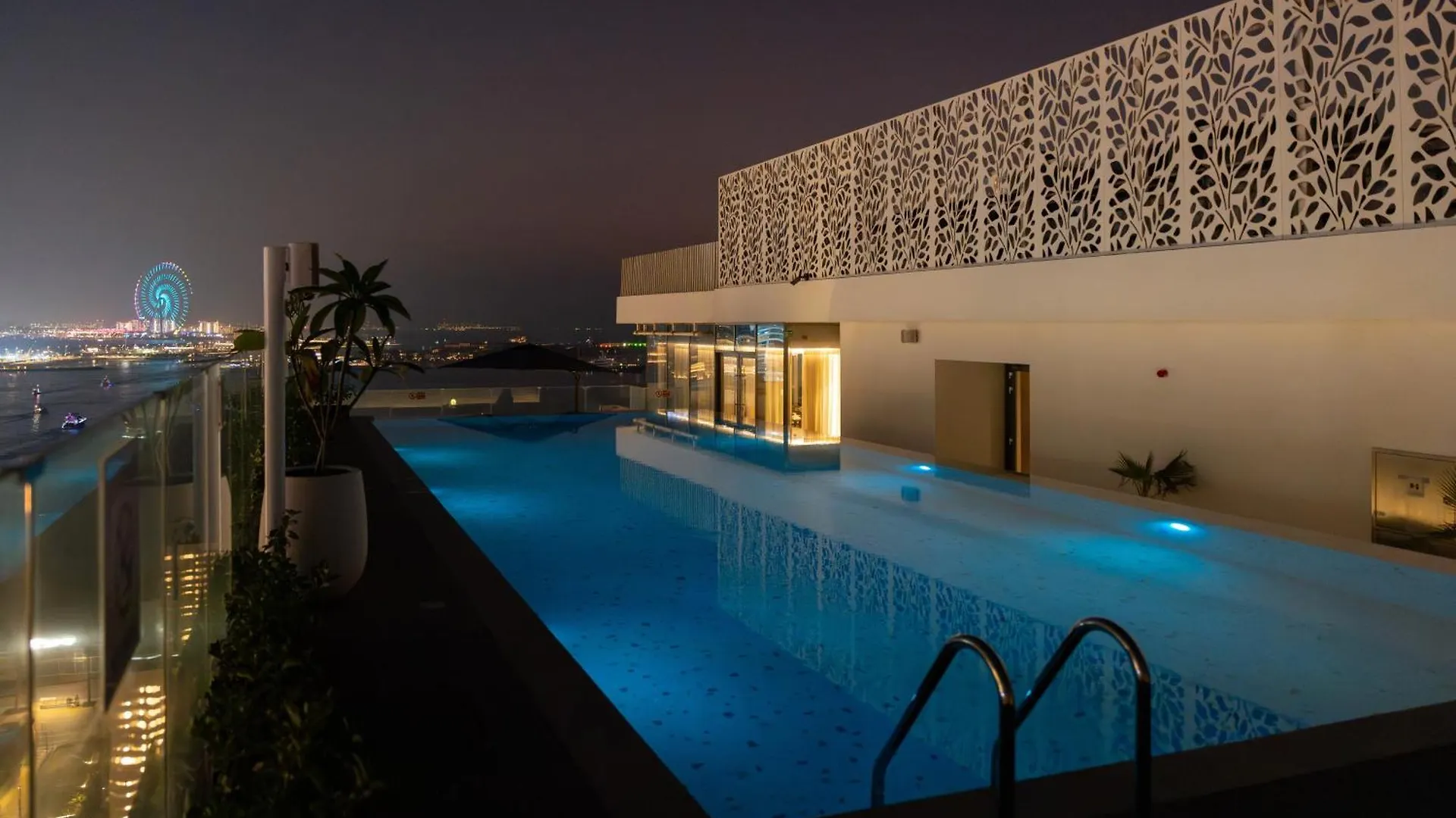 Tumbi West Palm Beach Hotel Dubai,Tapestry Collection Hilton  Dubai