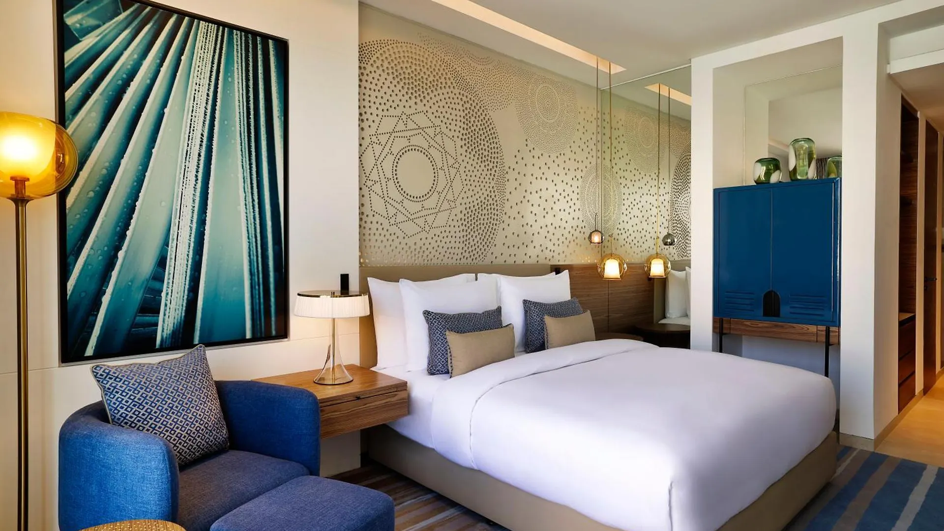 Tumbi West Palm Beach Hotel Dubai,Tapestry Collection Hilton  Dubai