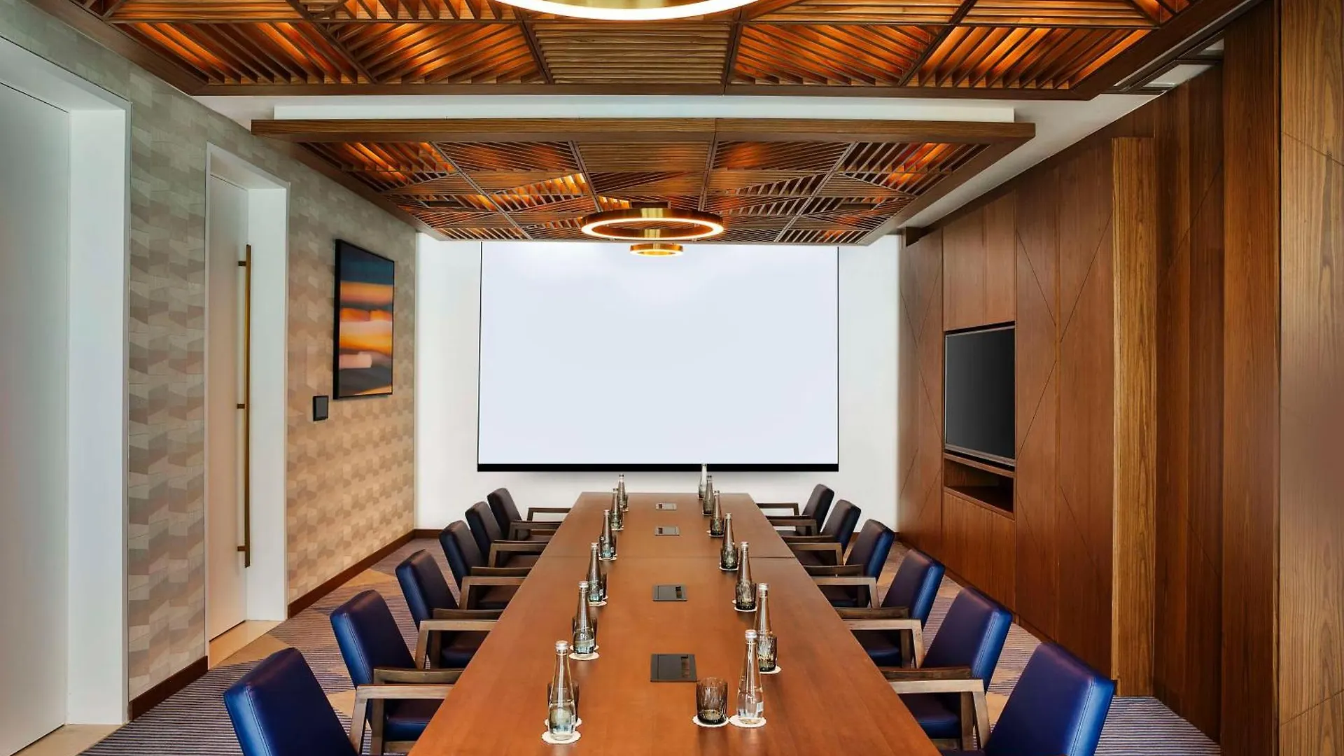 Tumbi West Palm Beach Hotel Dubai,Tapestry Collection Hilton 4*, Dubai