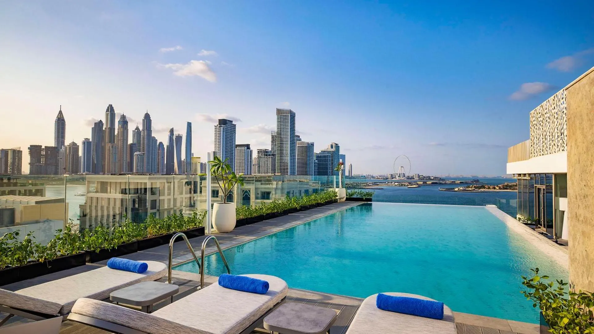 Tumbi West Palm Beach Hotel Dubai,Tapestry Collection Hilton Dubai