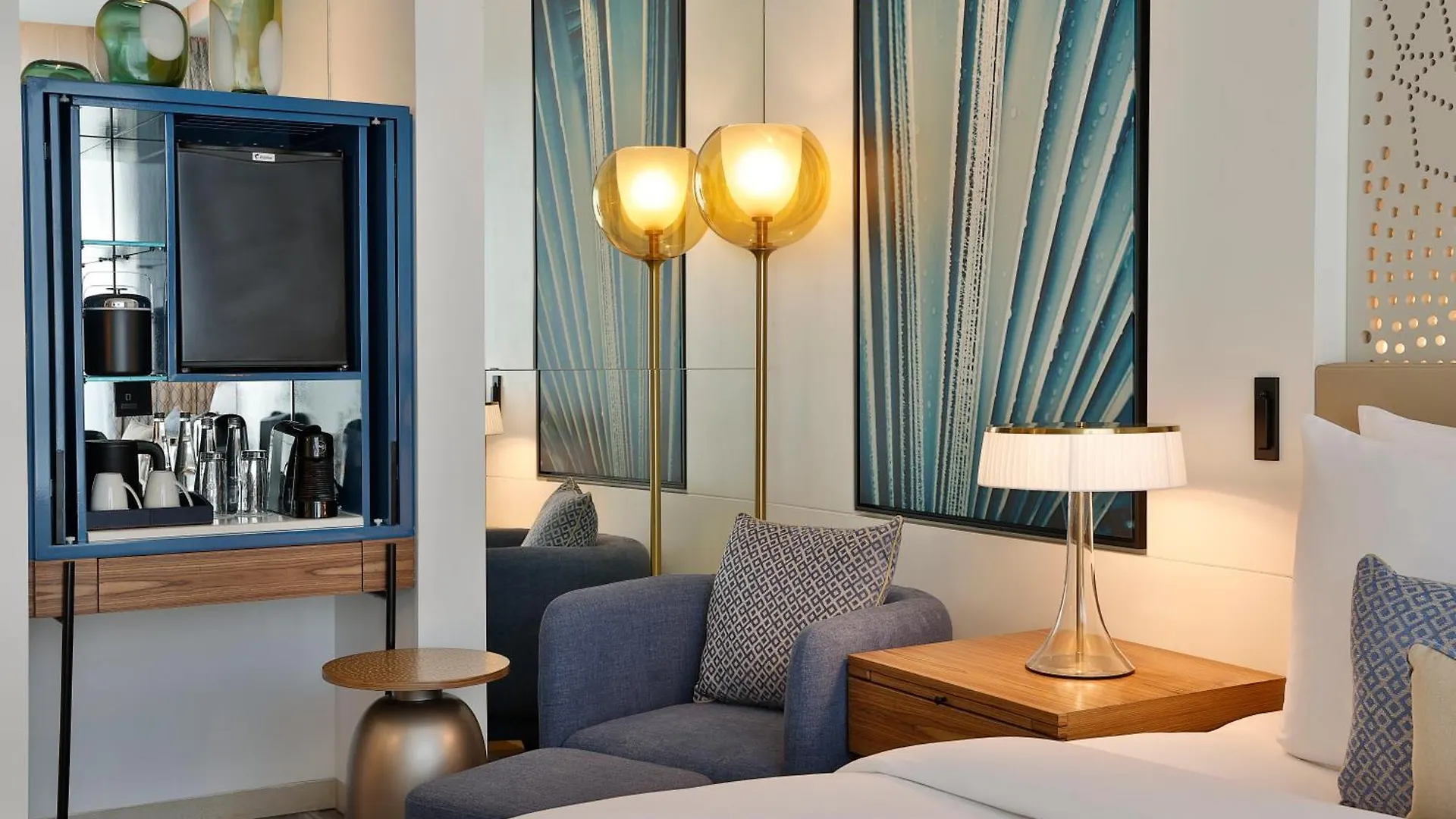 Tumbi West Palm Beach Hotel Dubai,Tapestry Collection Hilton